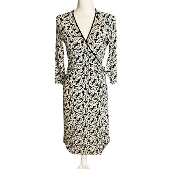 BCBGMaxAzria Black & Ivory Fan Print Jersey Knit Wrap Dress Size Medium - Picture 1 of 10
